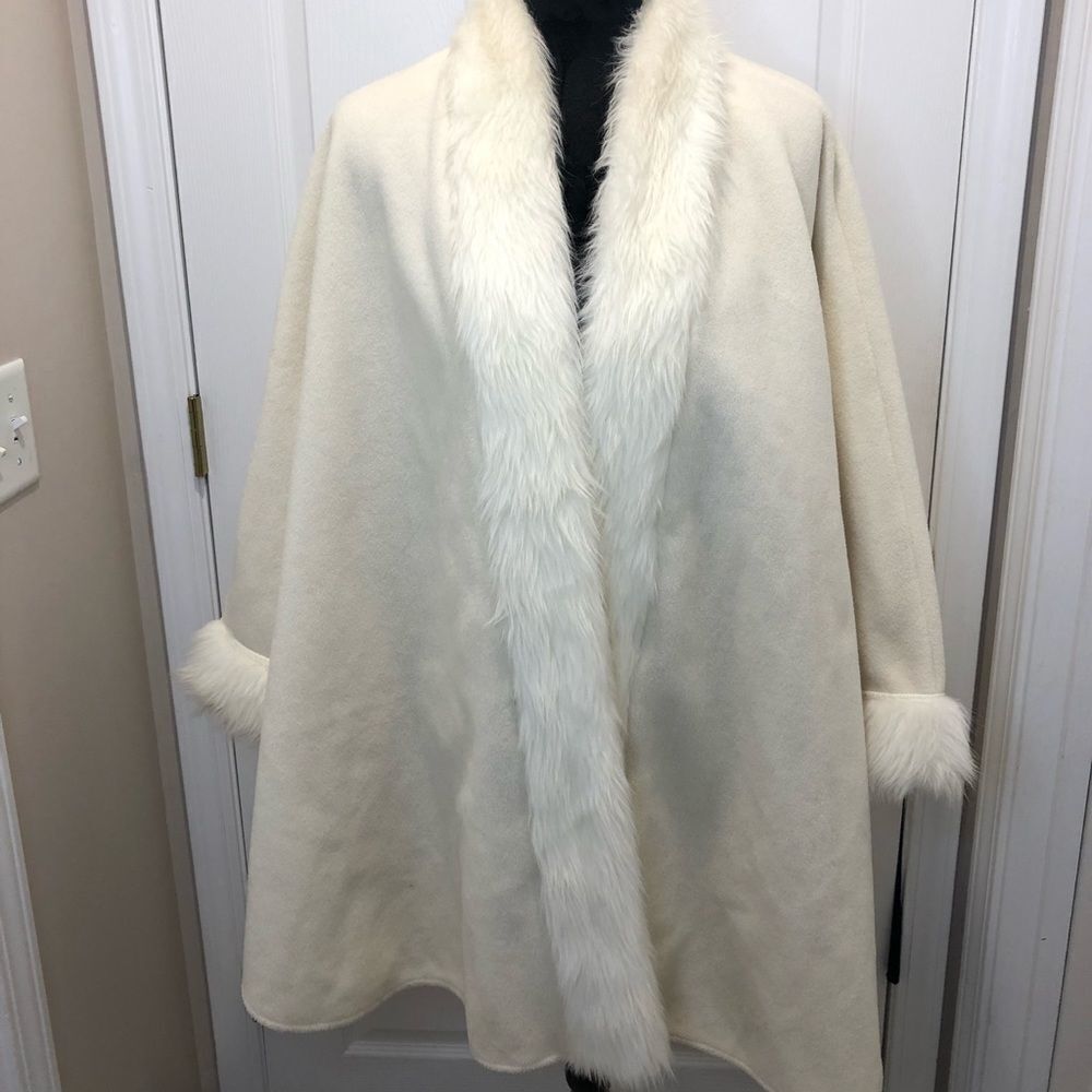 Nanuk cream faux fur trimmed cape poncho